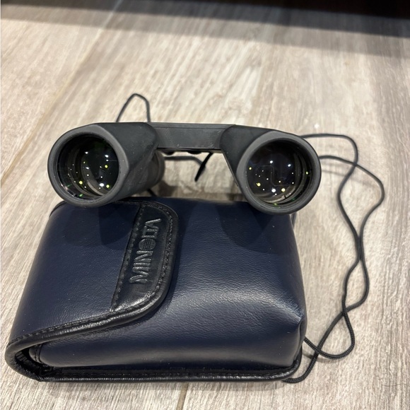 Vintage Japan Minolta Pocket 9x24 Multi Coated 5.7 Binoculars w/ Case - Picture 5 of 6